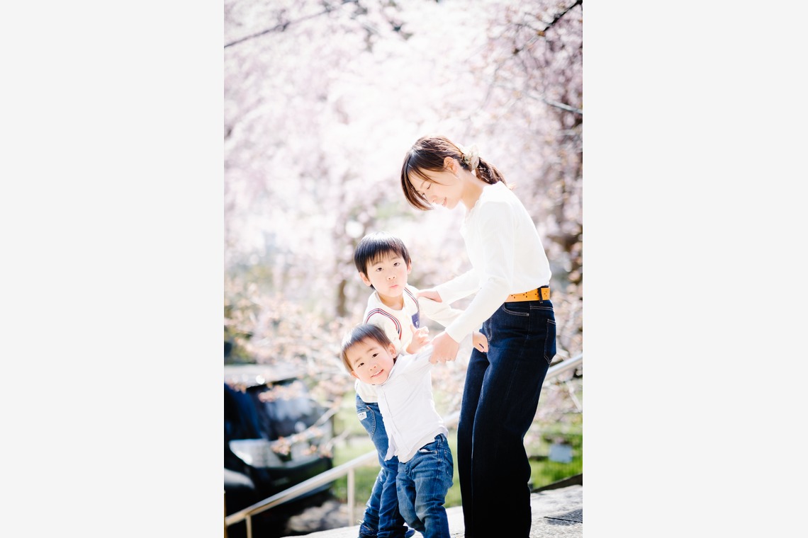 アトリエ　エピカ/清水　一哉が出張撮影した家族写真(キッズ,ベビーフォト)などが写った「桜フォト」の家族写真