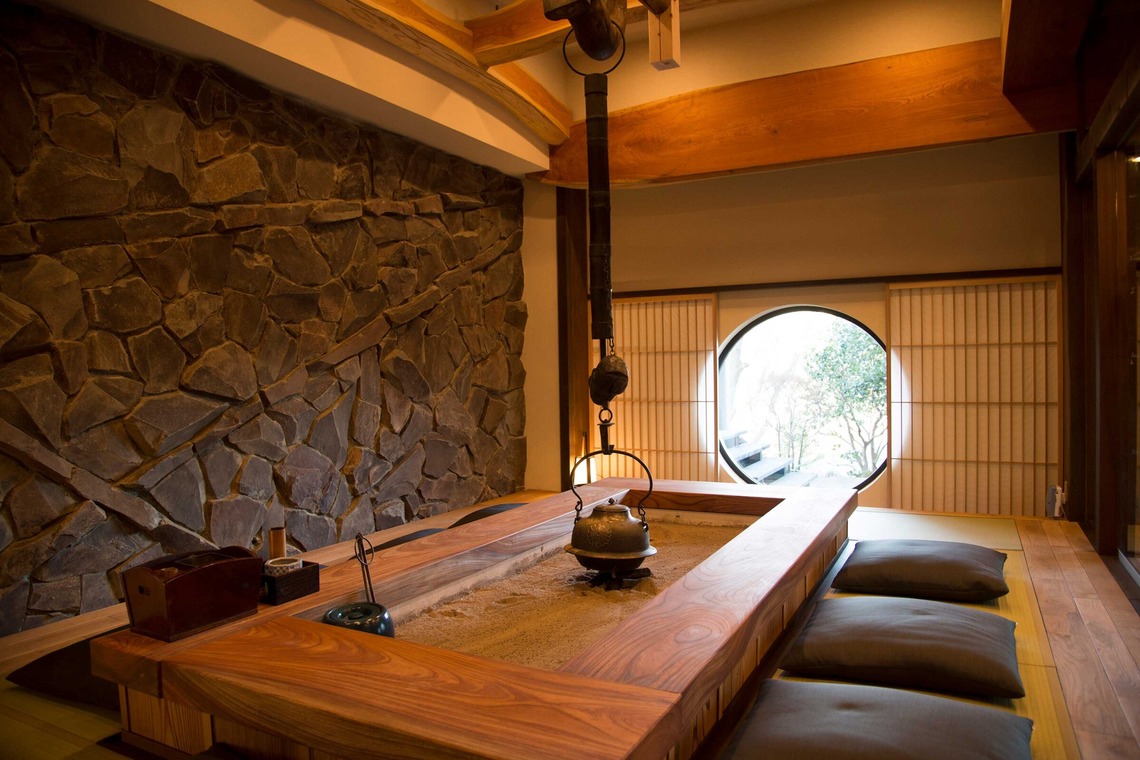 佳川奈央が撮影した写真のアルバム「建築物」