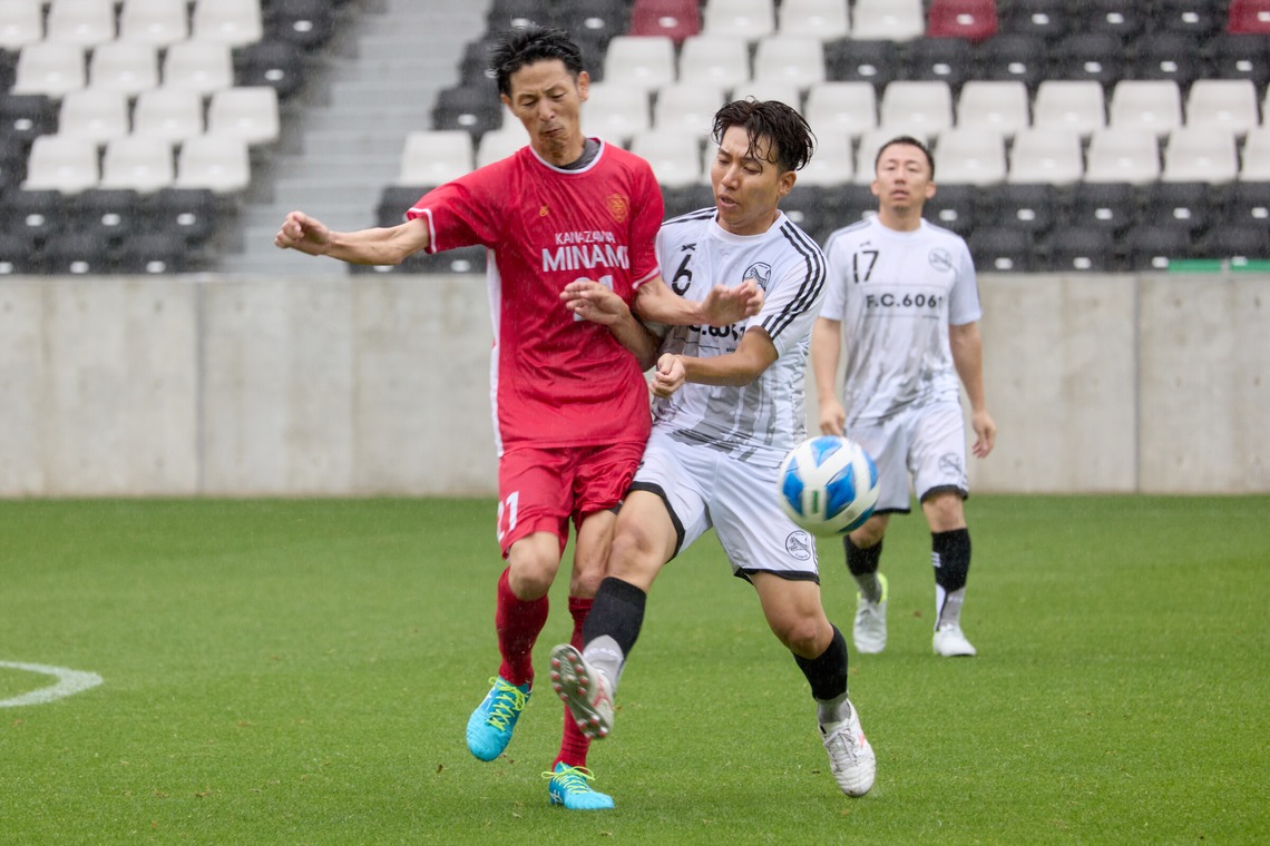 児玉 一成が撮影した「サッカー（金沢ゴーゴーカレースタジアム）」の写真