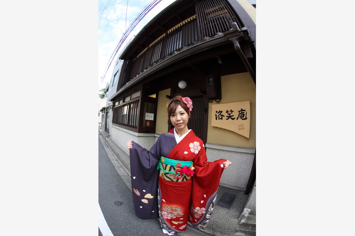 スマイルハンターが出張撮影した家族写真(キッズ,ベビーフォト)などが写った「成人式フォト」の家族写真