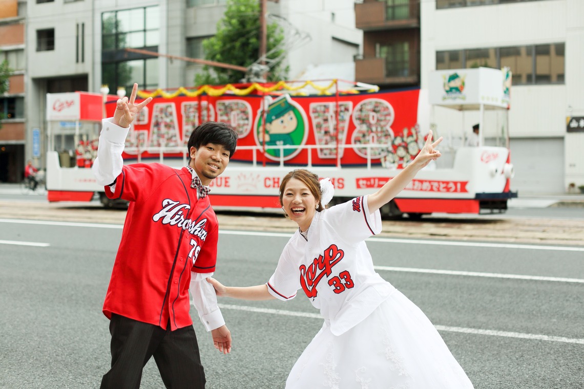 KIKIウェディングが撮影した写真のアルバム「カープと広島城」