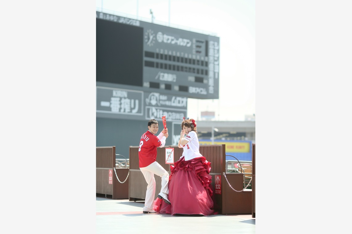 KIKIウェディングが撮影した「桜と広島城」の写真