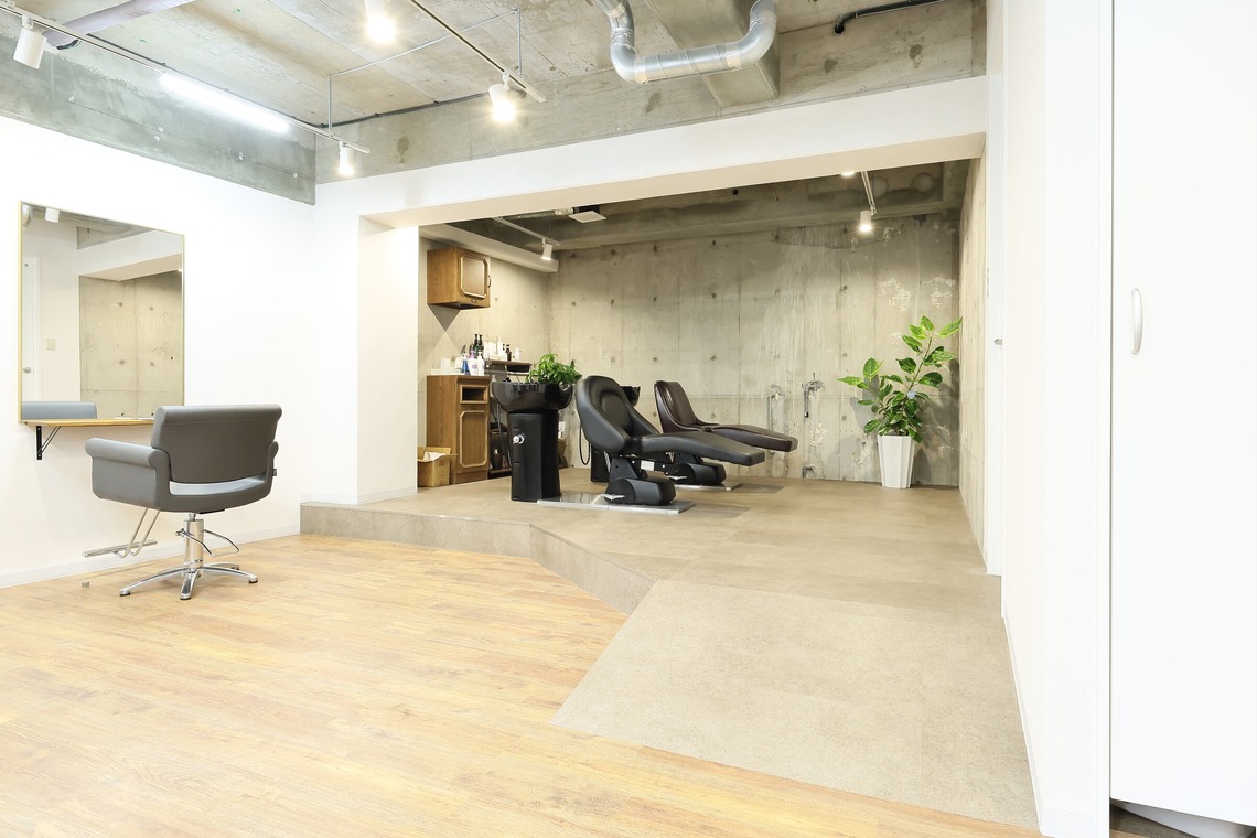 天野康弘が撮影した写真のアルバム「ヘアサロン」