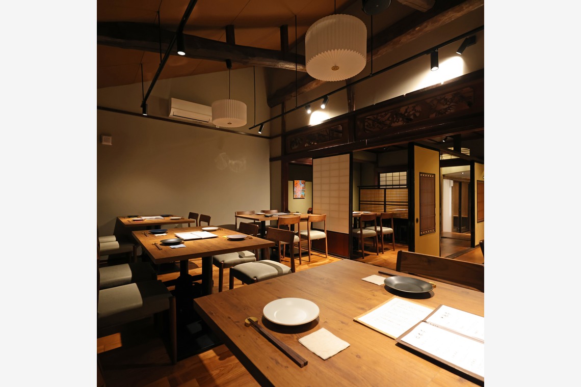 STARS -BRANDING AND DESIGN- (SNSマーケティングコンサル)が撮影した「飲食店　古民家　店内　内装　外装　撮影」の写真