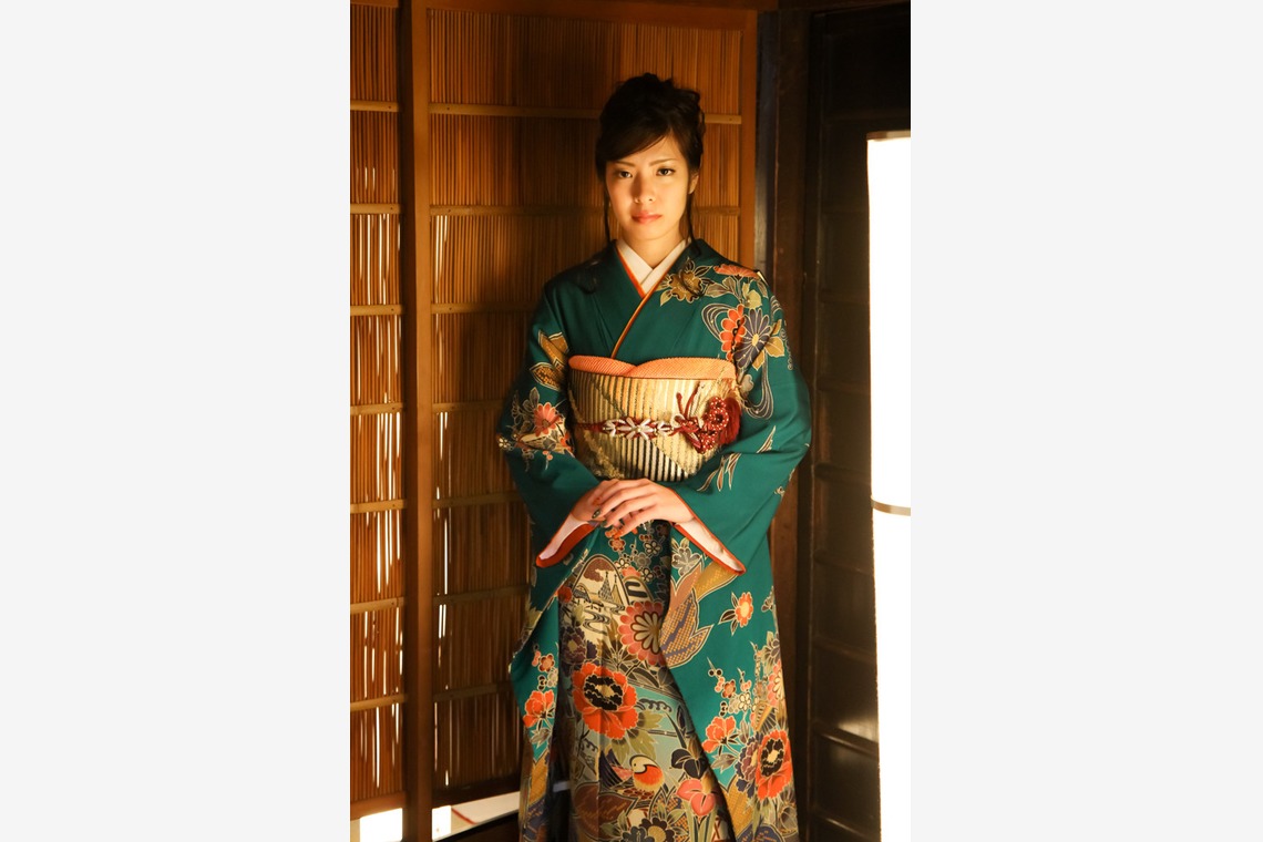 スマイルハンターが出張撮影した家族写真(キッズ,ベビーフォト)などが写った「成人式フォト」の家族写真