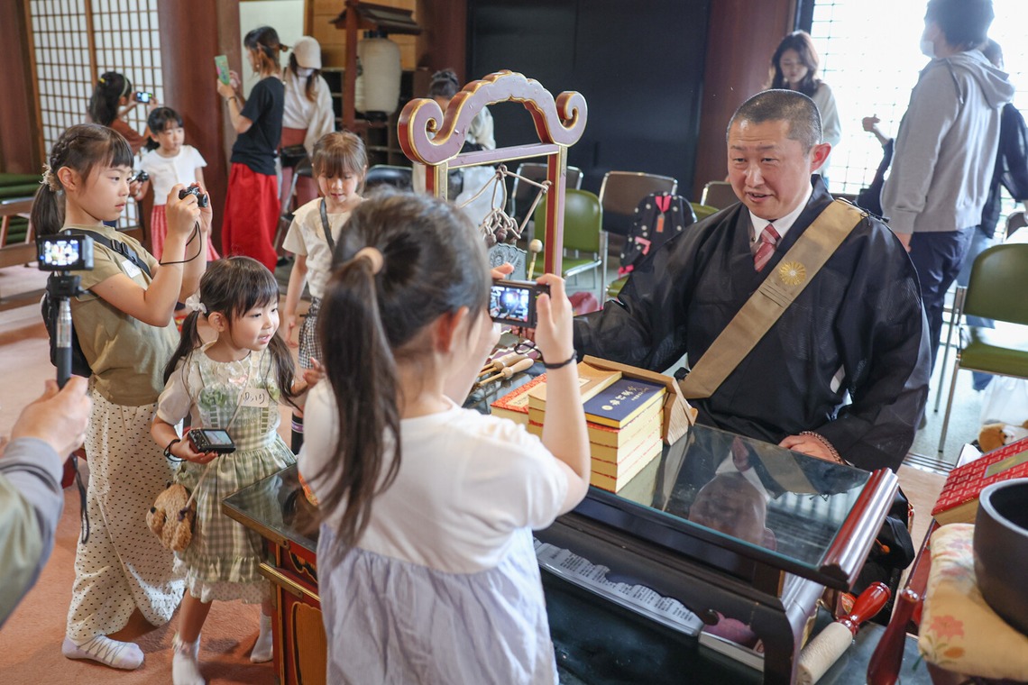 ちずカメラが撮影した「写真家　橘田龍馬さんの子供写真教室の様子」の写真