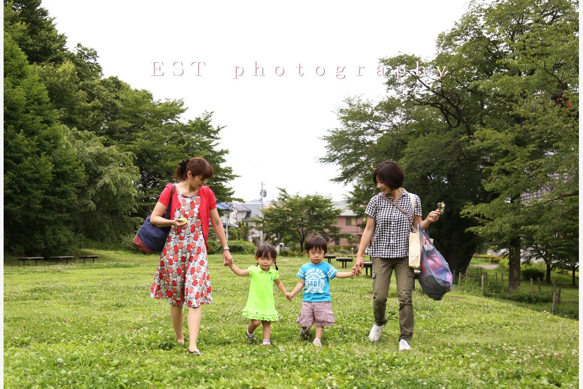 EST photographyが出張撮影した家族写真(キッズ,ベビーフォト)などが写った「フォトギャラリー」の家族写真