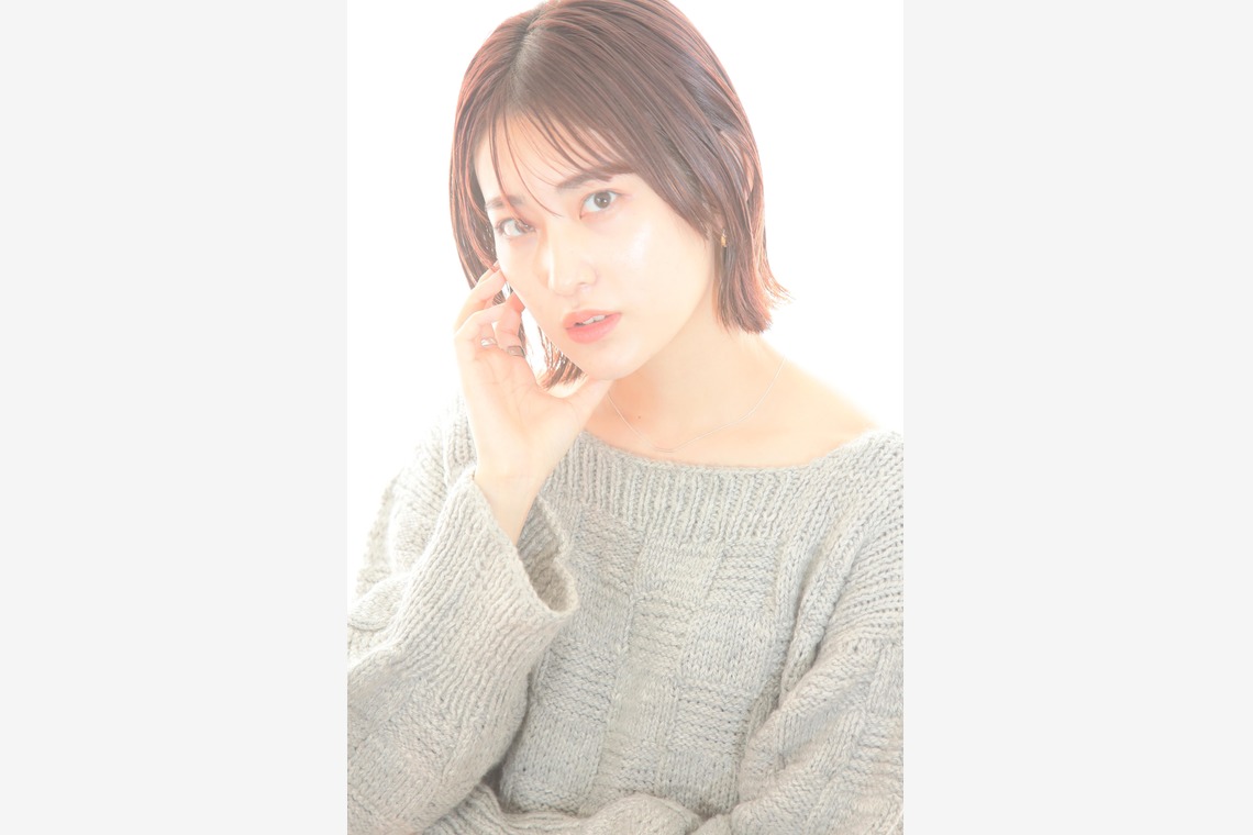 土門巧が撮影した写真のアルバム「宣材ポートレート」