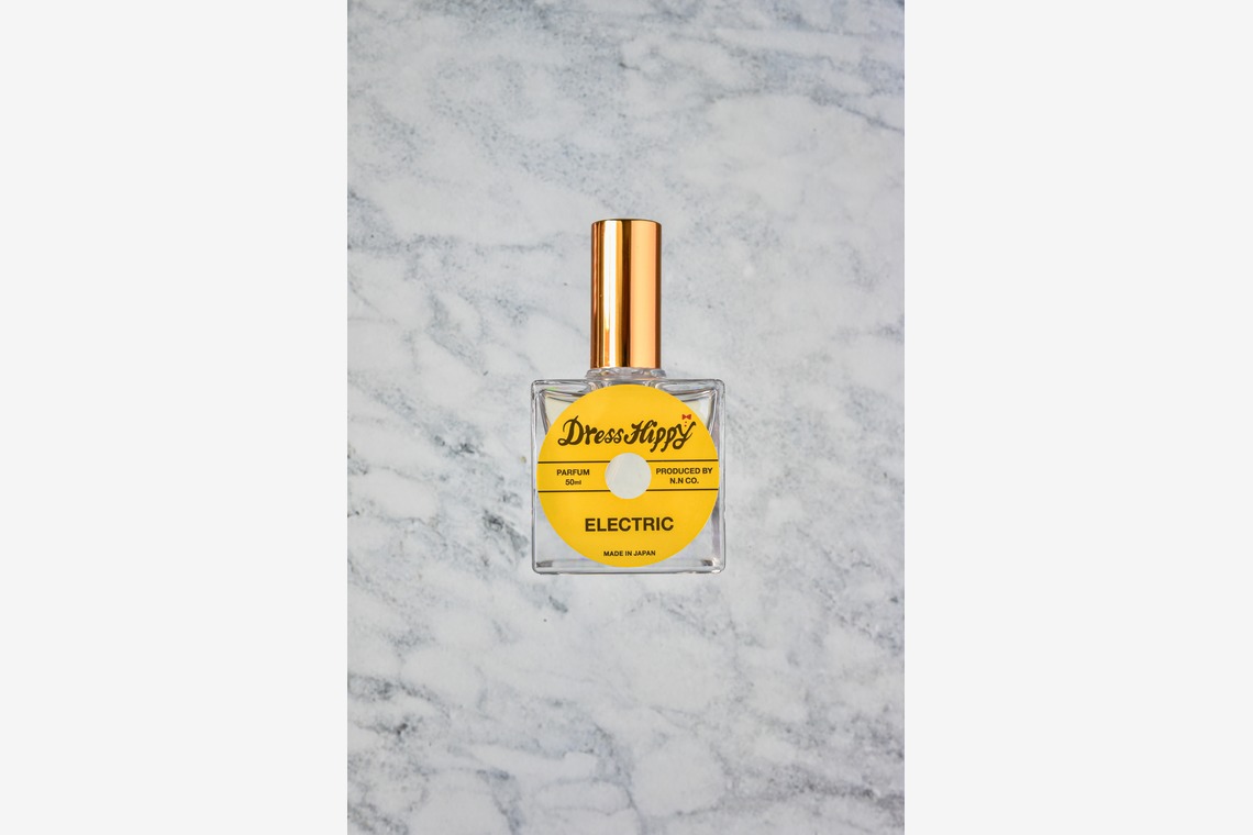 Yu Takahashiが撮影した写真のアルバム「【商品撮影】香水ボトル」