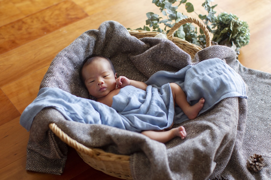 Hamuこども写真館が撮影した写真のアルバム「ナチュラルスタイルのニューボーンphoto」