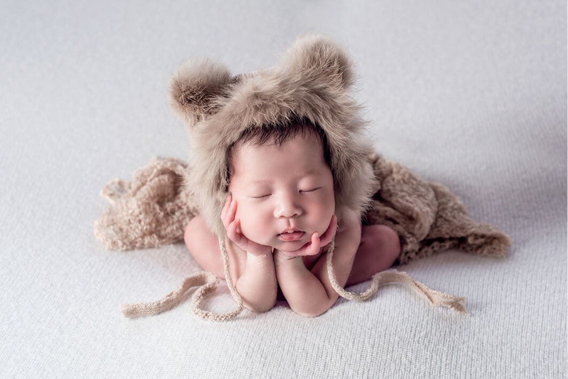 AXiS Photo Servise 藤井靖史が出張撮影した家族写真(キッズ,ベビーフォト)などが写った「ニューボーンフォト」の家族写真