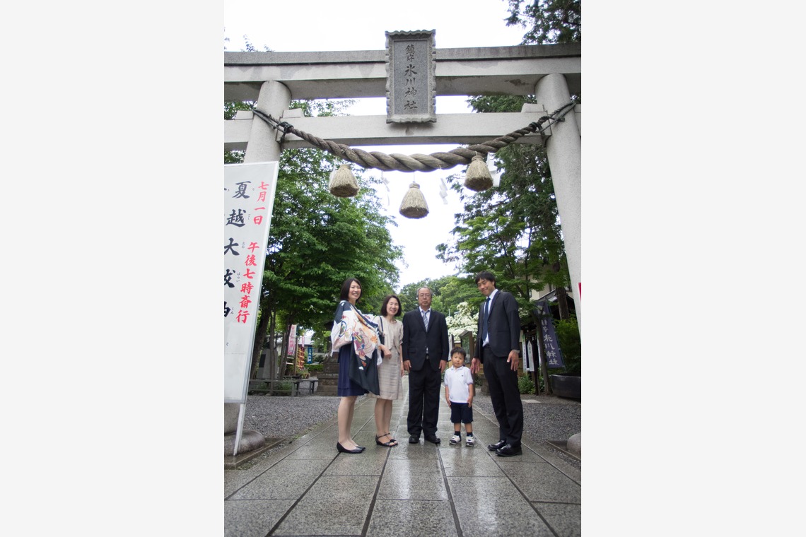 黒沢　茂が出張撮影した家族写真(キッズ,ベビーフォト)などが写った「お宮参り」の家族写真