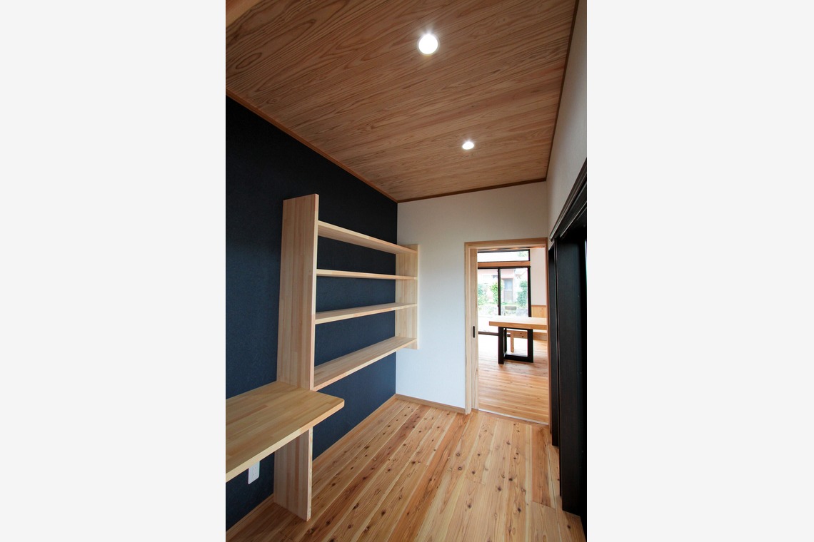 隈元智子が撮影した「家」の写真