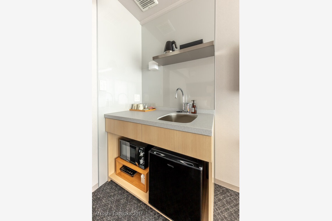 富岡敦が撮影した写真のアルバム「ホテル撮影」