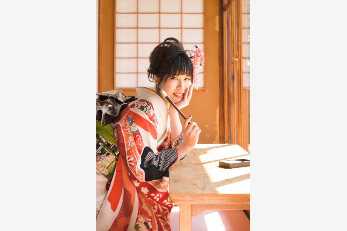 富岡 そよぎが出張撮影した家族写真(キッズ,ベビーフォト)などが写った「日本庭園、和室での成人式撮影」の家族写真