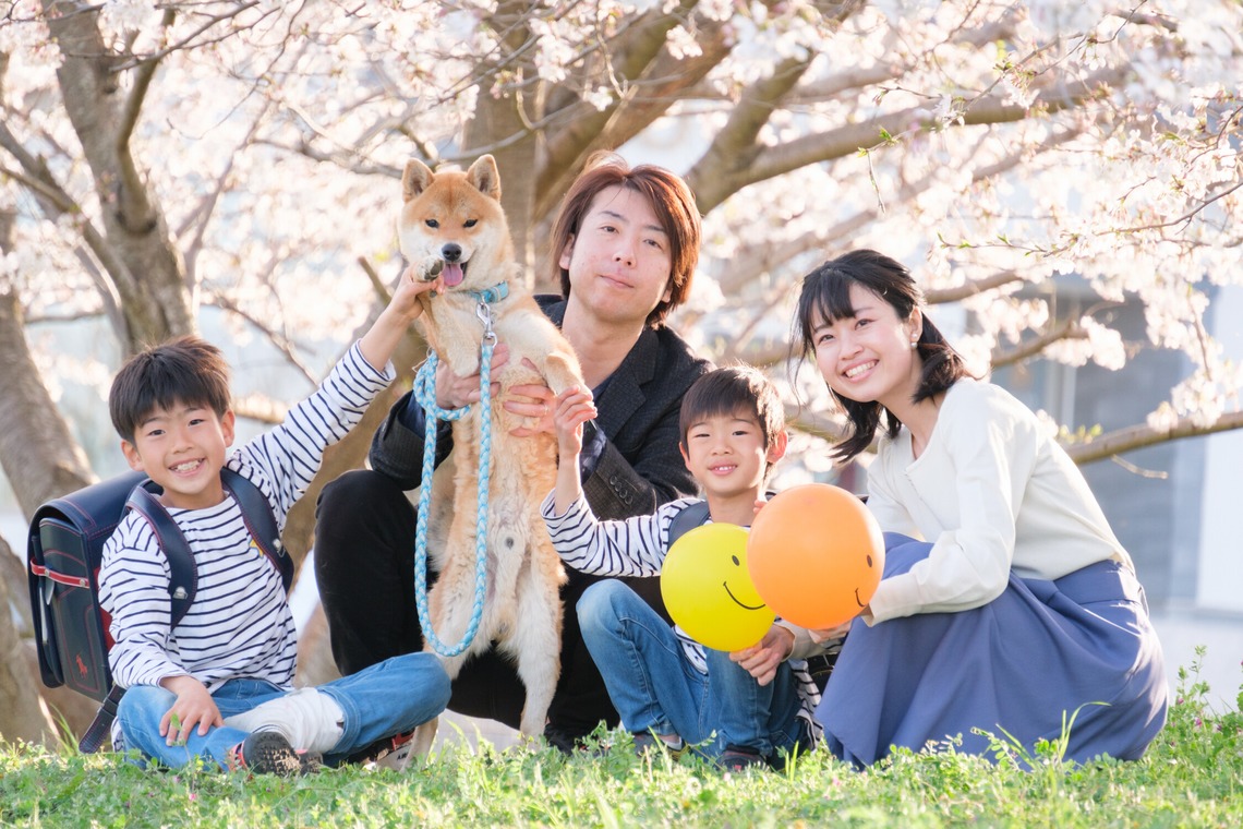 高夏写真店が出張撮影した家族写真(キッズ,ベビーフォト)などが写った「家族写真の撮影」の家族写真