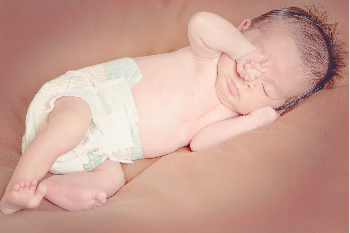 ライトハウスフォトが撮影したスタジオ撮影のアルバム「新生児フォト」