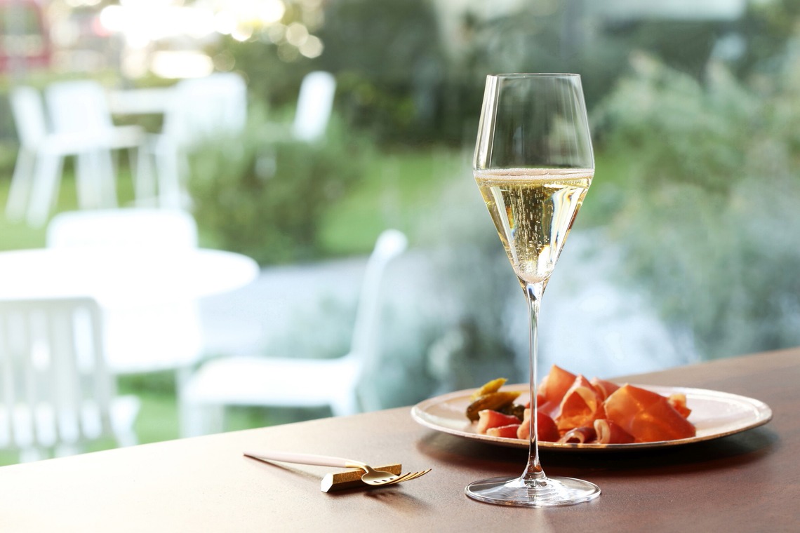 森安　照が撮影した「ワインバー・メニュー」の写真