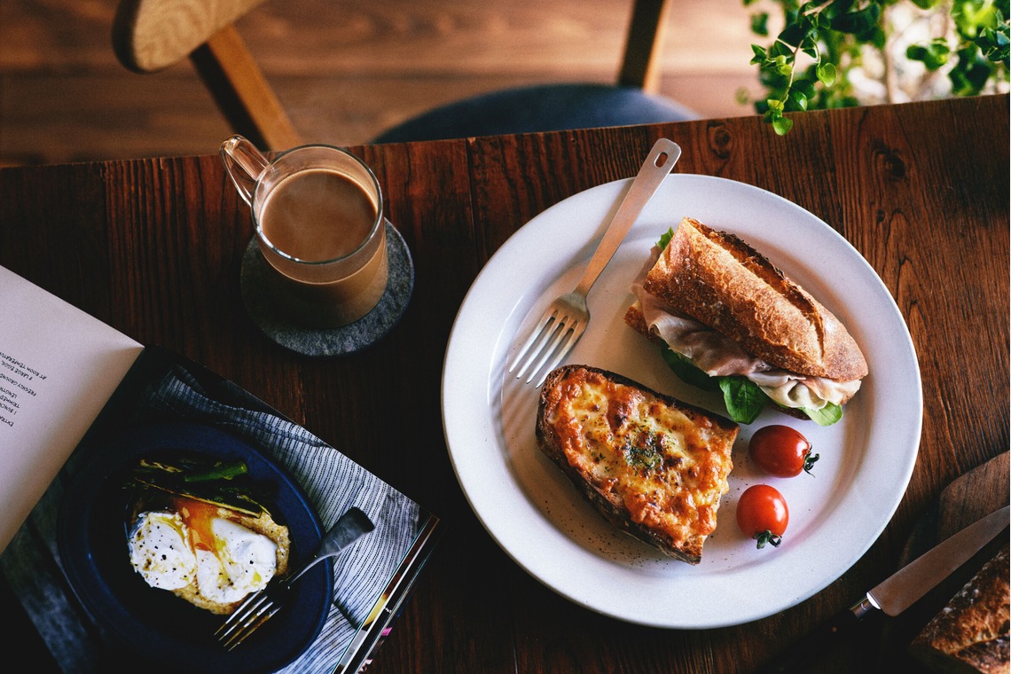 溝口拓が撮影した写真のアルバム「作品（シズル）」