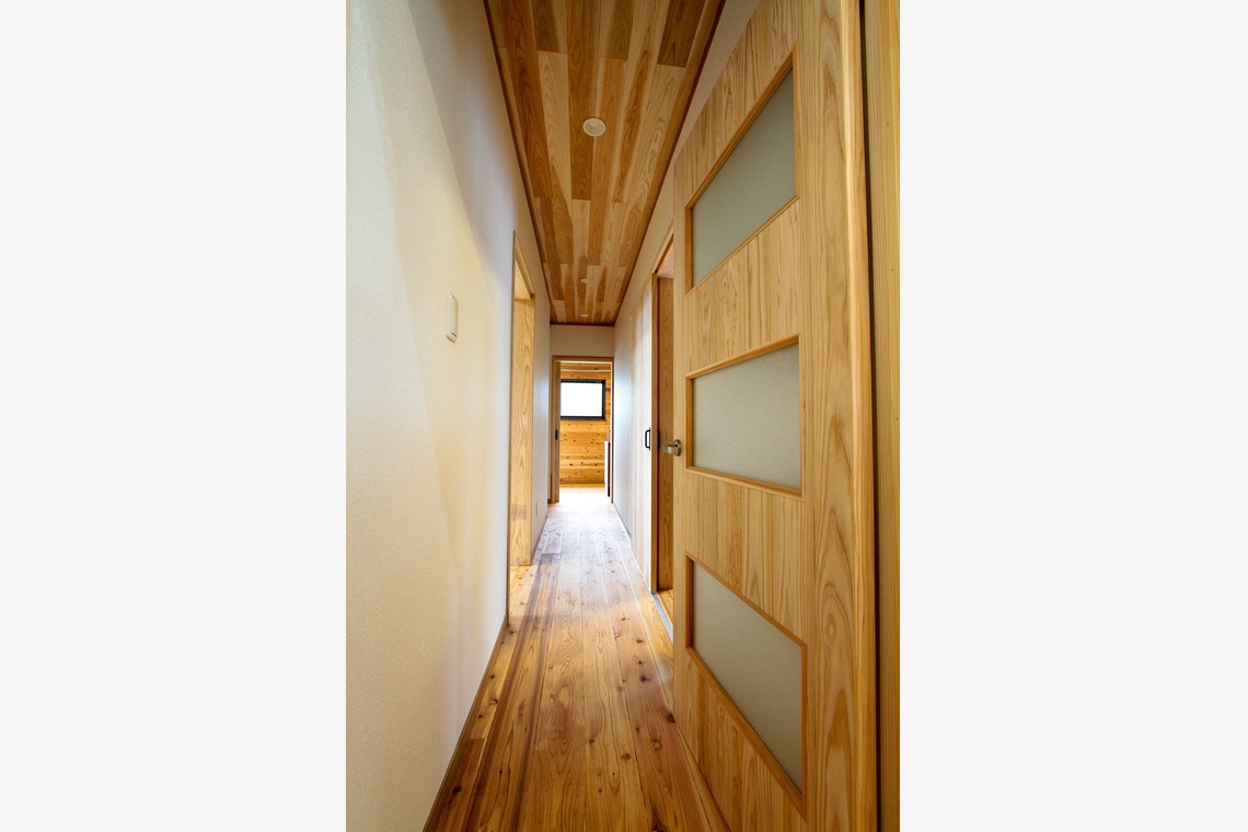 隈元智子が撮影した「家」の写真