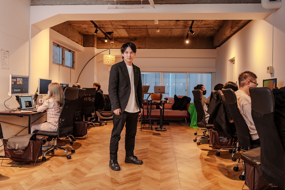 合同会社ワンダースリーが撮影した「インタビュー・ポートレート集」の写真
