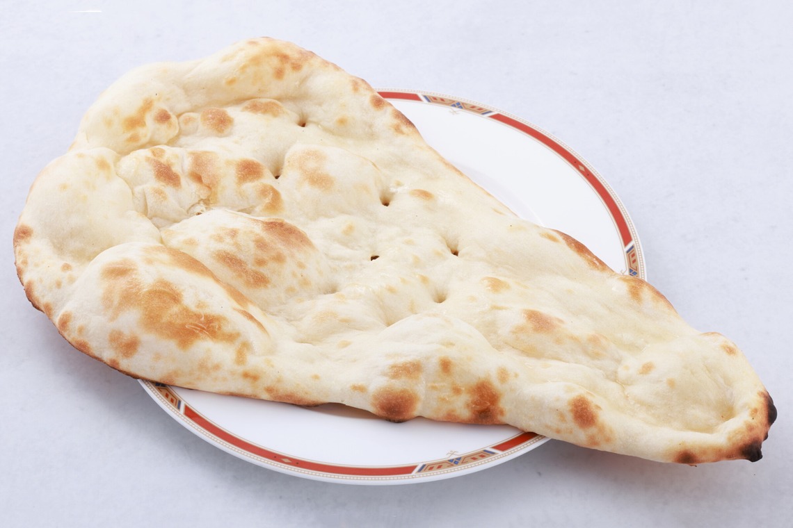 森安　照が撮影した「インド料理メニュー　カレー・ビリヤニ・ナン・チーズナン・チキン・サモサ・ビリヤニ」の写真