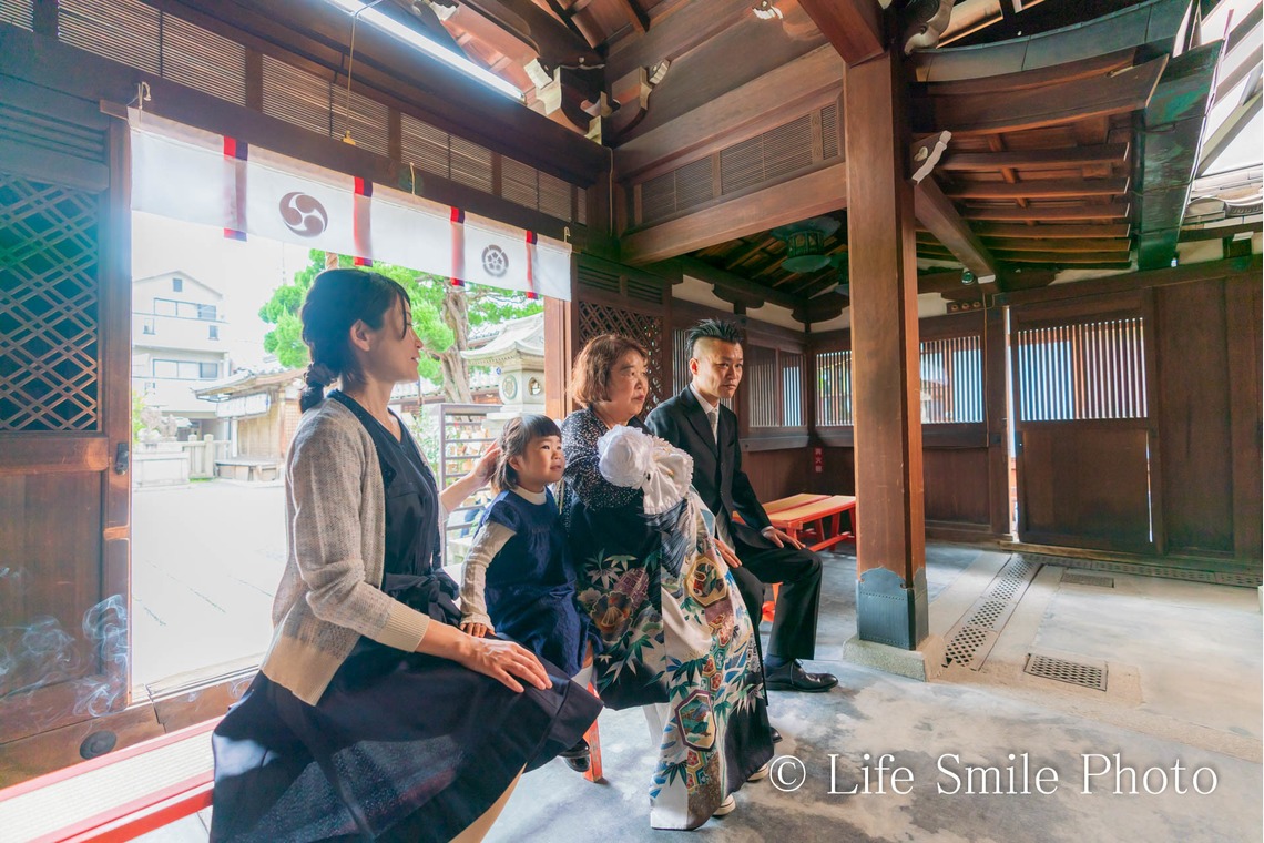 川口 武志(Life Smile Photo)が出張撮影した家族写真(キッズ,ベビーフォト)などが写った「お宮参り撮影＠元祇園　梛神社」の家族写真