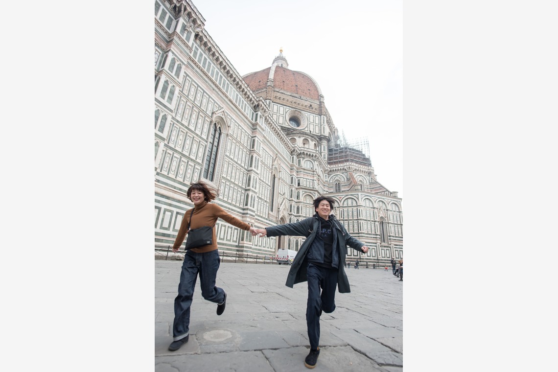 Album of the Honeymoon Photo Shoot taken by MOMO - Florence Casual Photo