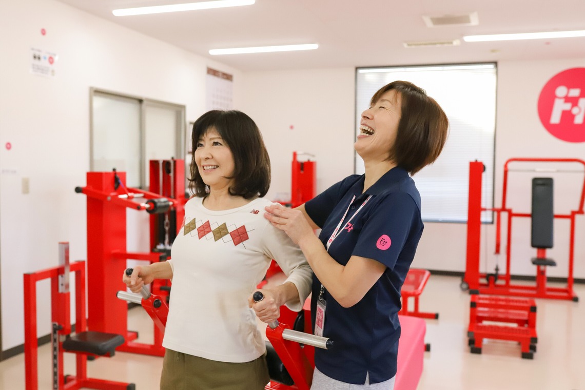 腰山大雅が撮影した写真のアルバム「スポーツジム・ワイナリー・ダンスカンパニー」