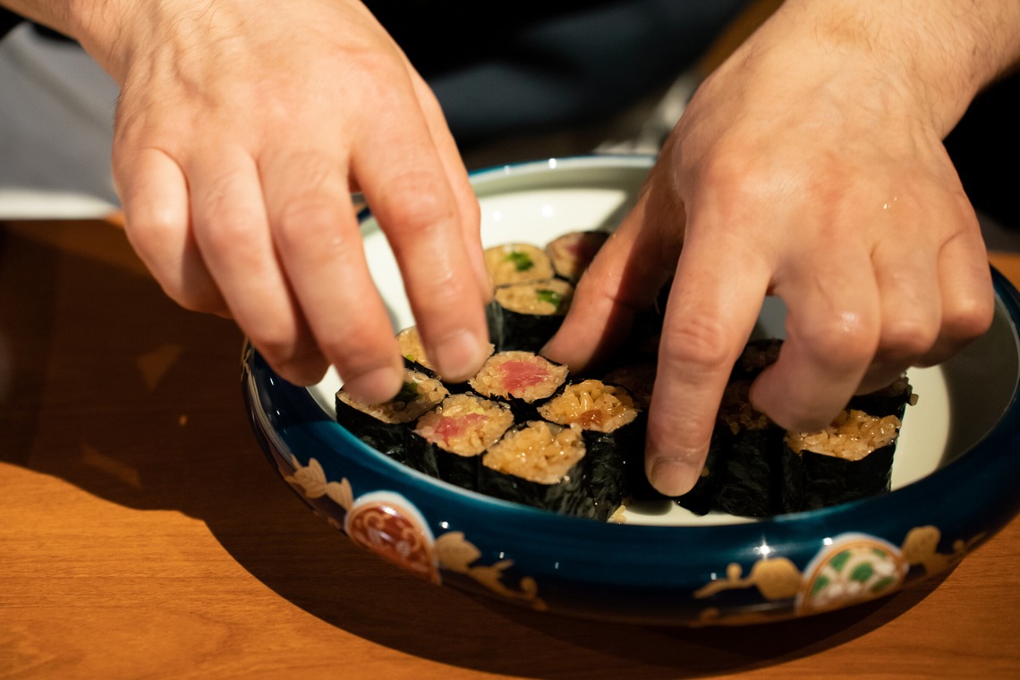 須田桃加が撮影した写真のアルバム「紺と白様」