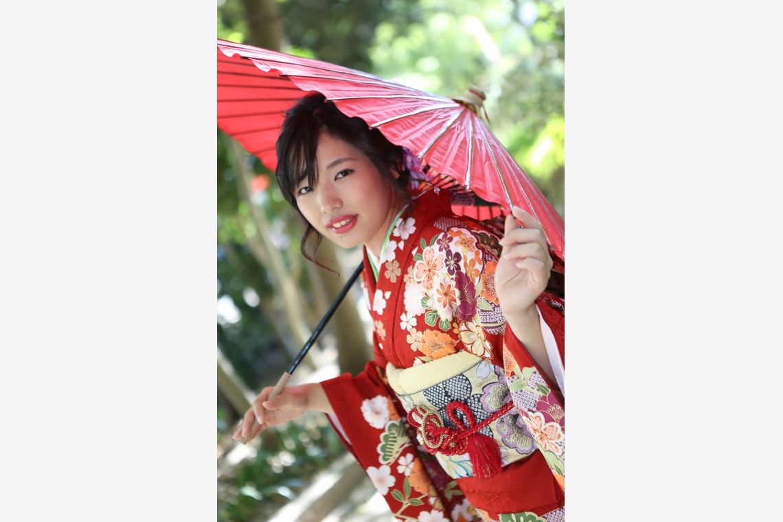 フォトスタジオトワが出張撮影した家族写真(キッズ,ベビーフォト)などが写った「成人式前撮り」の家族写真