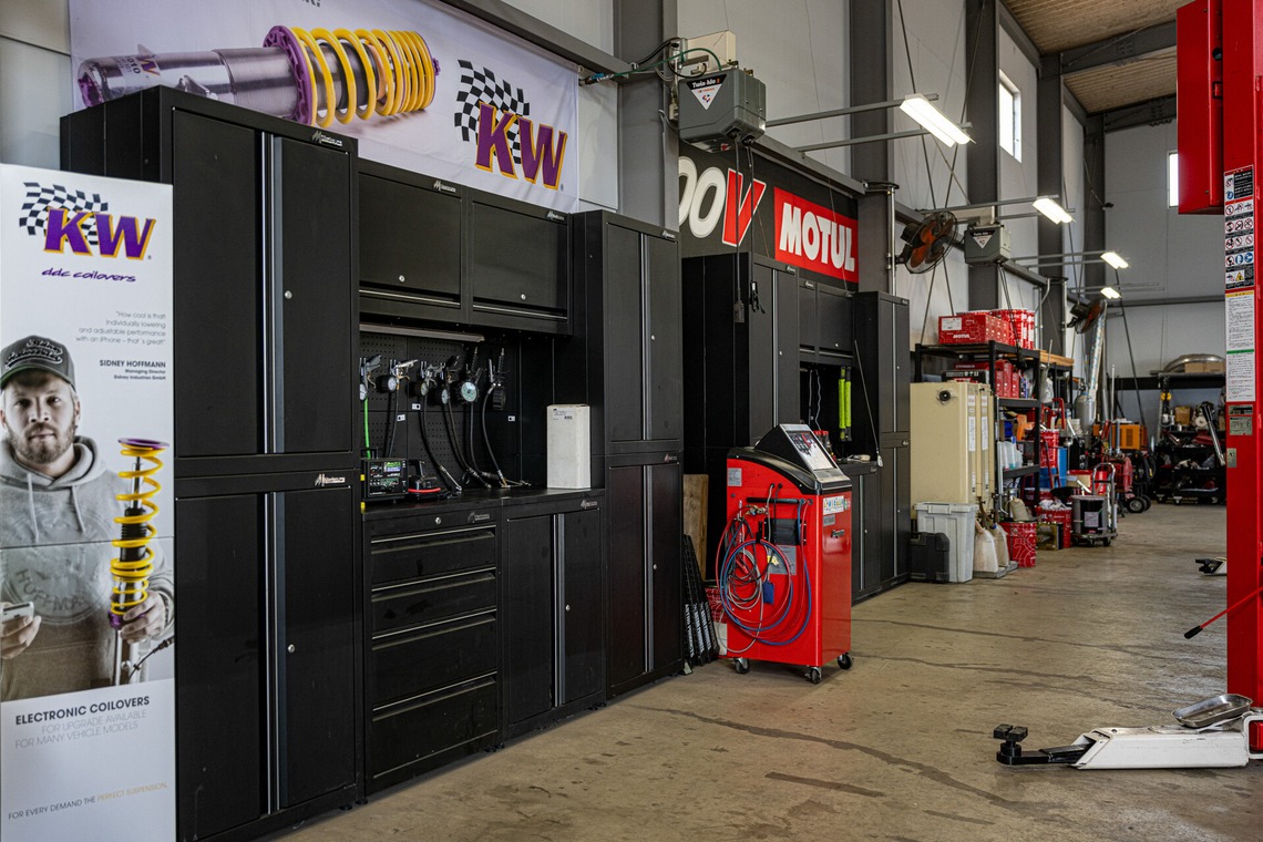 吉田佳央が撮影した「自動車修理工場コーポレートサイト撮影」の写真