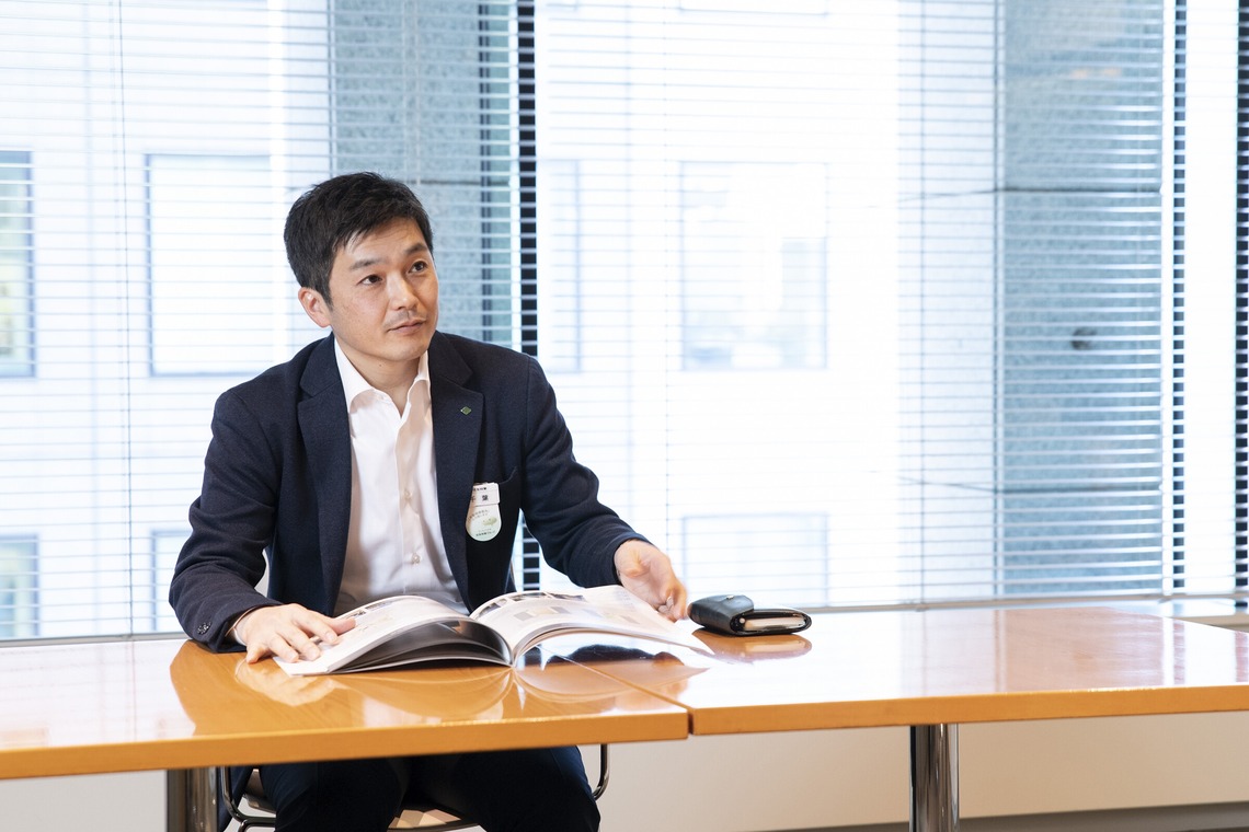 本郷直人が撮影した写真のアルバム「人物　インタビュー」