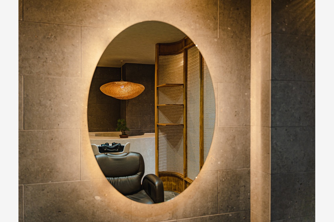 JJ&Co.が撮影した「福岡県　美容室　外観・内装、スタッフプロフィール撮影」の写真