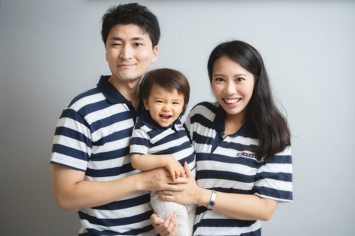 荒畑けいこが出張撮影した家族写真(キッズ,ベビーフォト)などが写った「AMIクラウドファンディング撮影会(ファミリーフォト）」の家族写真