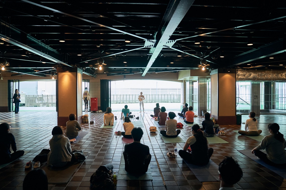 坂元寿行が撮影した写真のアルバム「ヨガイベントの撮影」