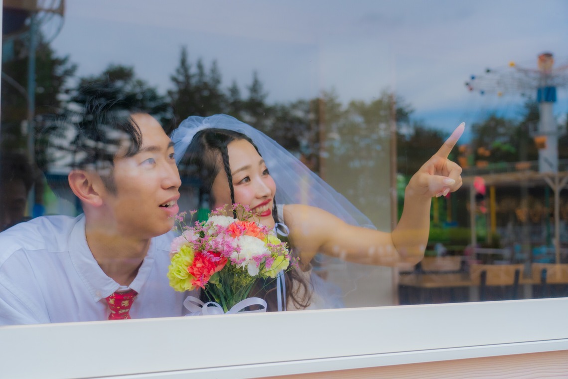 高橋佳五が撮影した写真のアルバム「前撮り~遊園地~」