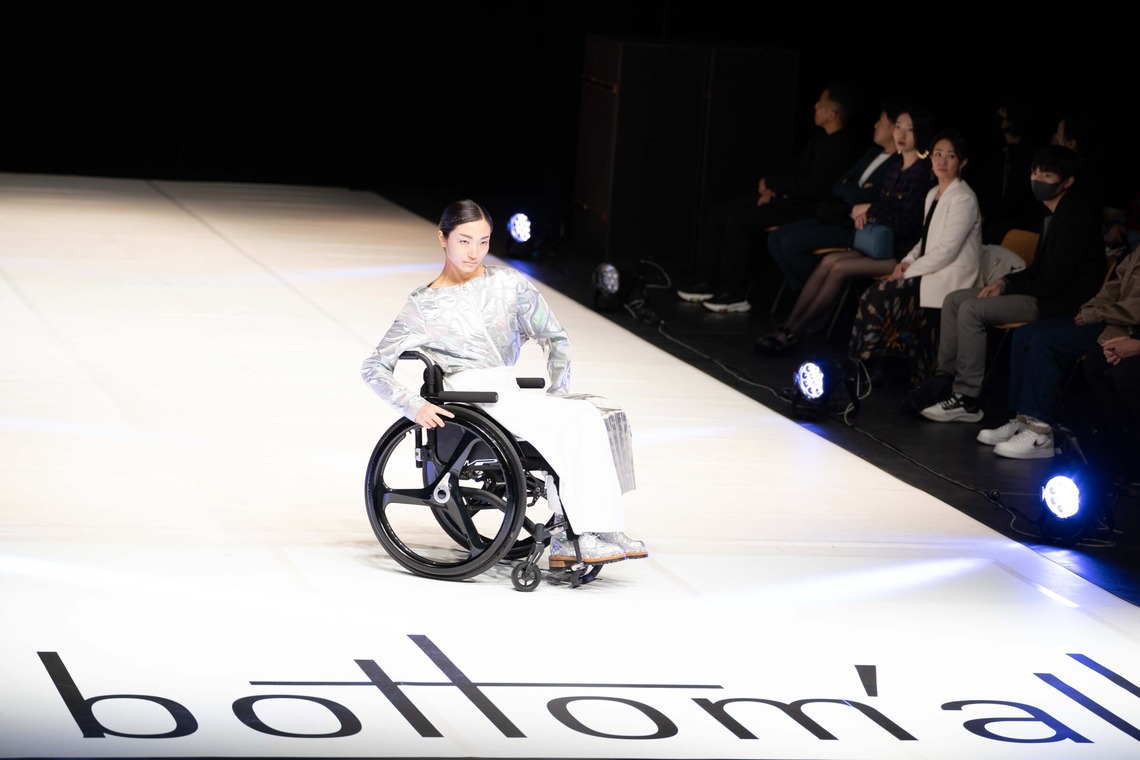 城尾由美子が撮影した写真のアルバム「ファッションショー（ボトモールParis)」