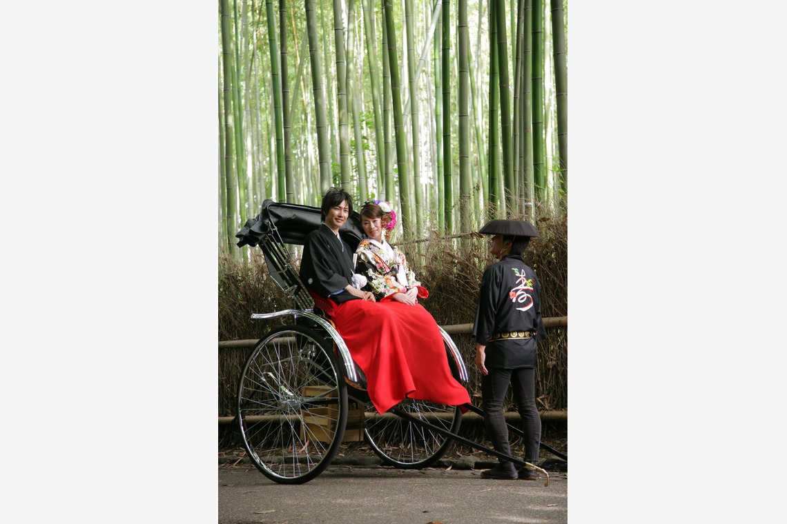 京都ブライダル京泉華(kyosenka)が撮影した写真のアルバム「京都人力車ロケ」