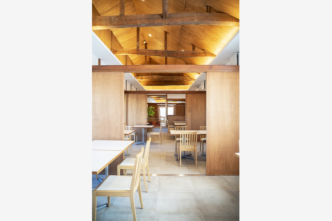 猪又正男が撮影した写真のアルバム「Architecture」