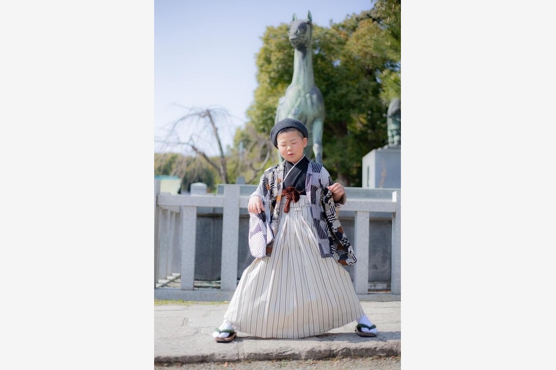 中井企画が出張撮影した家族写真(キッズ,ベビーフォト)などが写った「お宮参り/ご自宅での家族写真」の家族写真