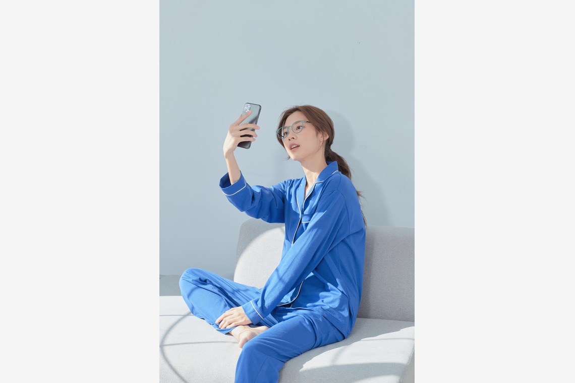 倉木ノエルが撮影した「ポートレート広告」の写真