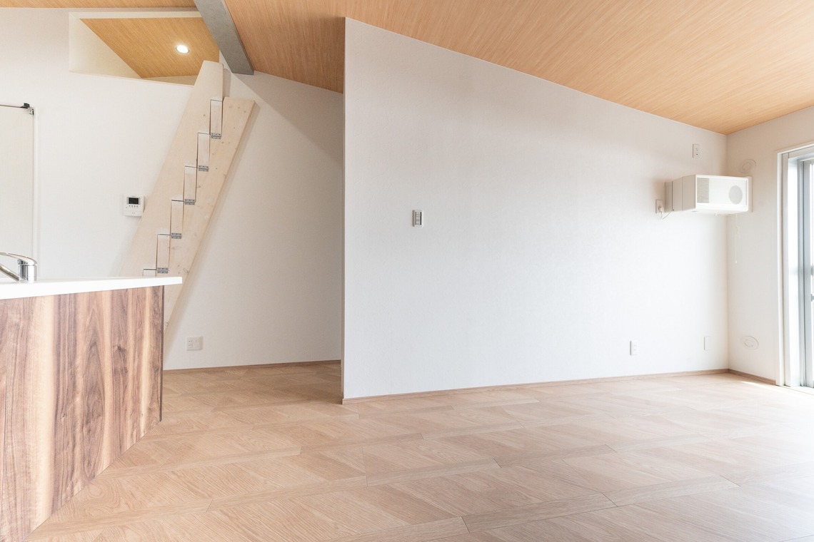 小倉里奈が撮影した写真のアルバム「建築/竣工」