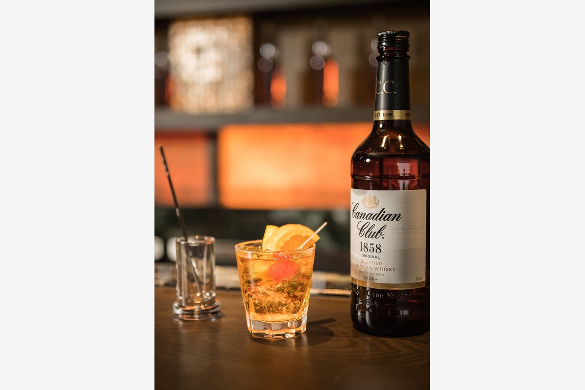 吉田佳央が撮影した写真のアルバム「フード・ドリンク」