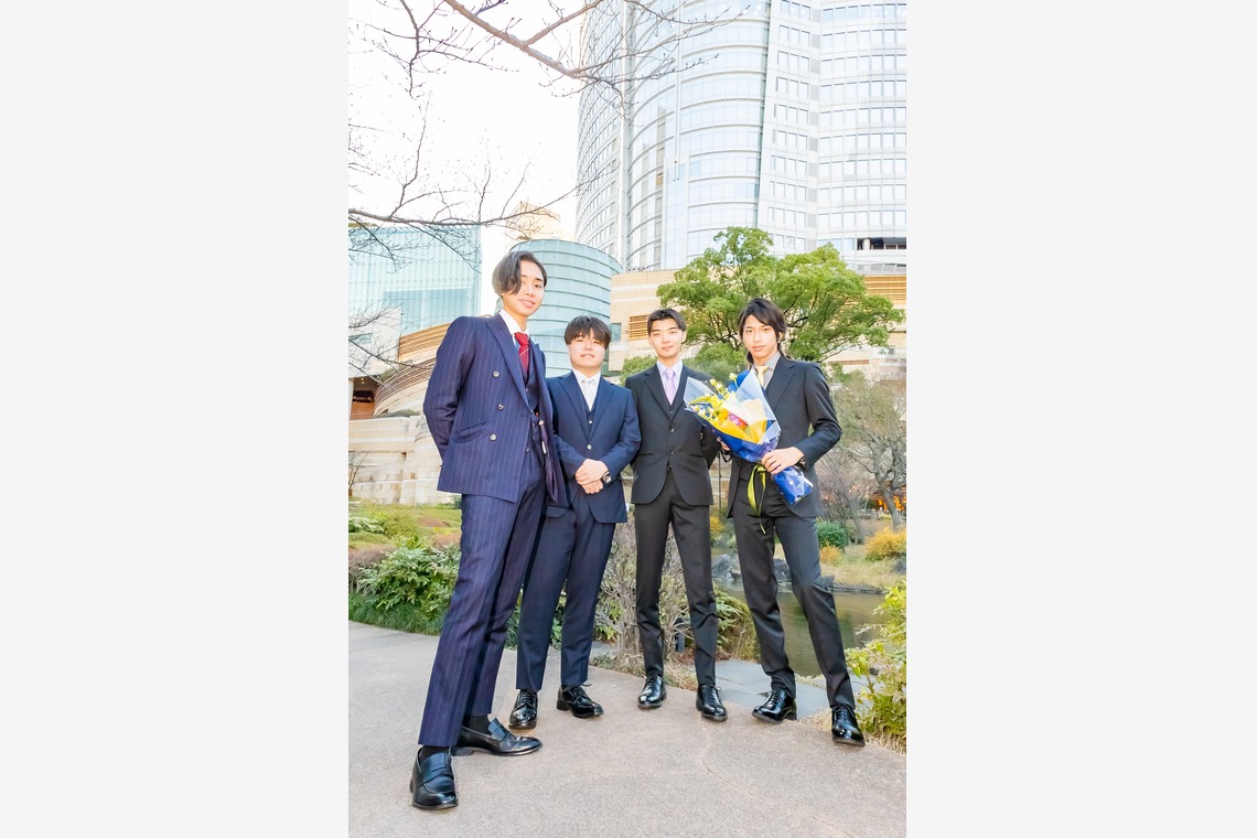 フォトスタジオENOが出張撮影した家族写真(キッズ,ベビーフォト)などが写った「成人式」の家族写真