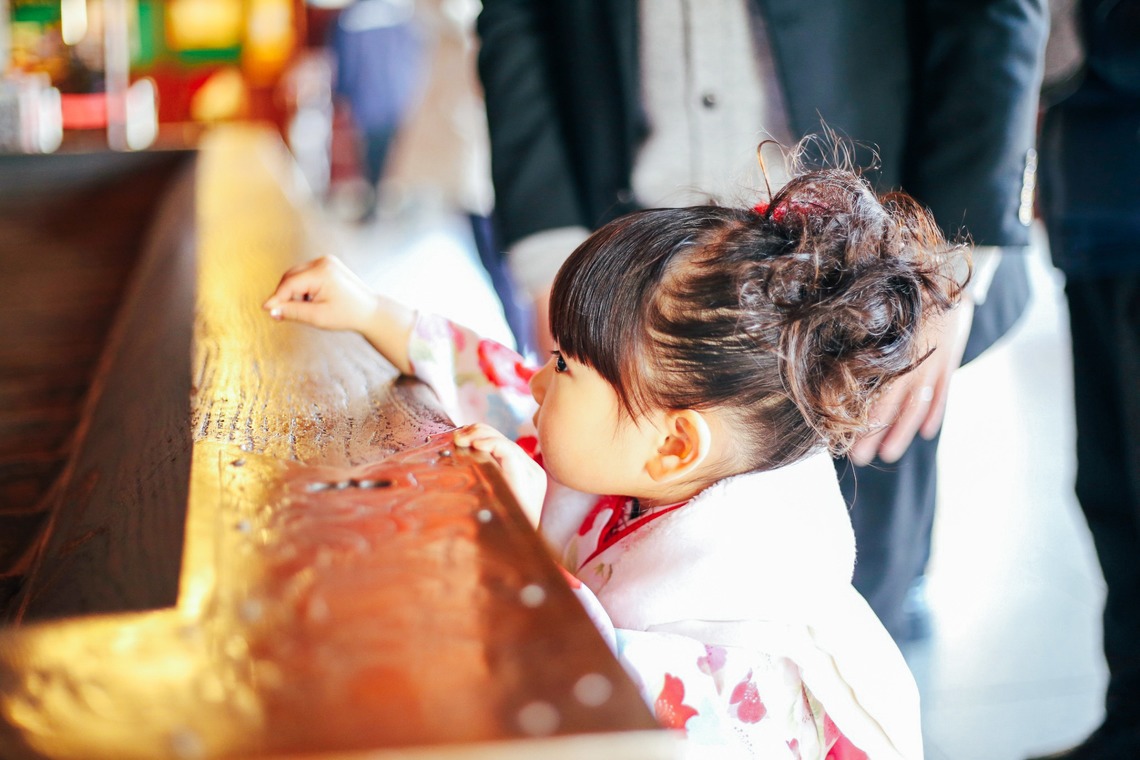 出張撮影HUG TIMEが出張撮影した家族写真(キッズ,ベビーフォト)などが写った「七五三出張撮影＠川崎大師」の家族写真