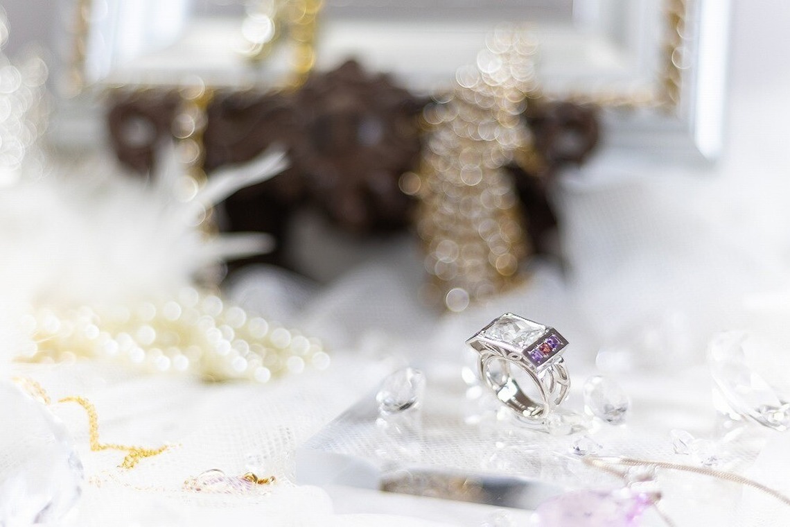 世登理恵が撮影した「ジュエリー」の写真