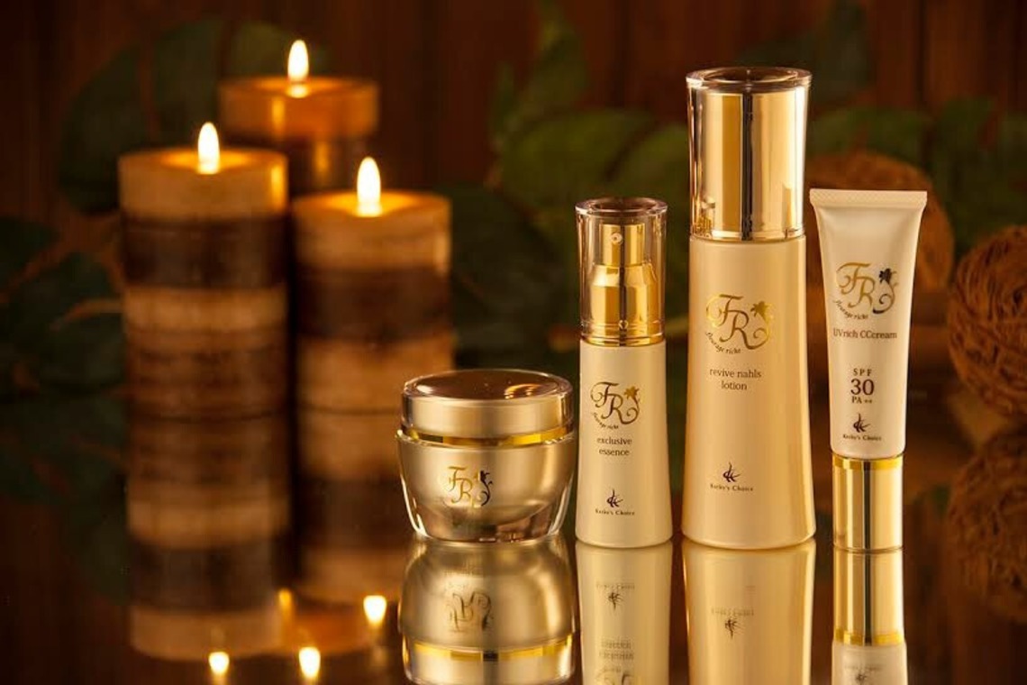 株式会社エスオーエスカンパニーが撮影した「化粧品イメージ撮影」の写真