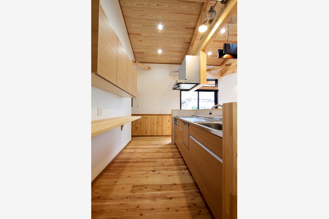 隈元智子が撮影した「家」の写真