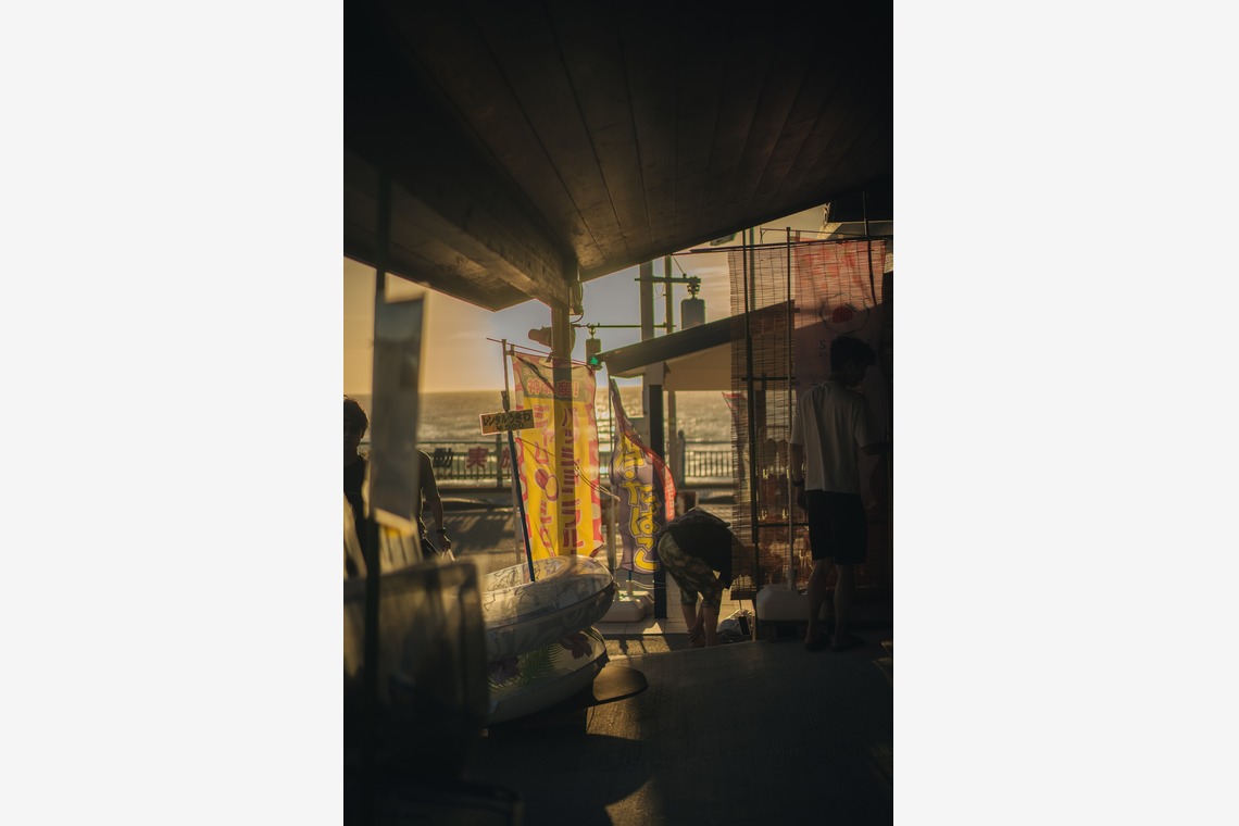 三橋宣貴が撮影した旅行先の記念撮影のアルバム「神津島旅行の思い出」